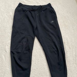 Nike Tech sweatpants men’s